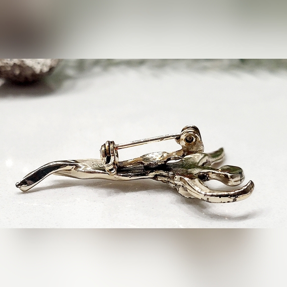 Vintage Dancing Brooch, Rhinestones & Goldtone - Picture 6 of 13